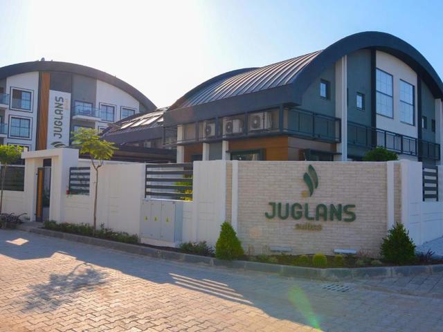 фото отеля Juglans Suites изображение №33
