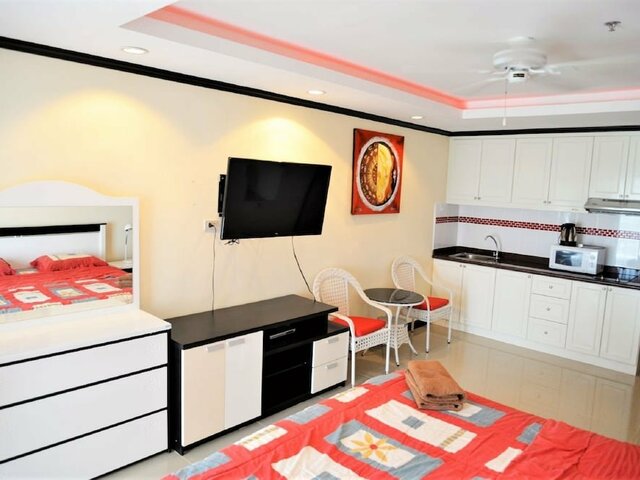 фото отеля Sea View Apartment Jomtien Beach Condominium S2 16th Floor Pattaya изображение №17
