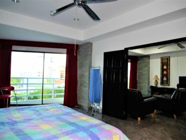 фото Sea View 4th Floor 1 Bed Condo At View Talay 2 изображение №22