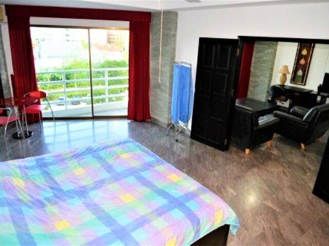 фото отеля Sea View 4th Floor 1 Bed Condo At View Talay 2 изображение №5
