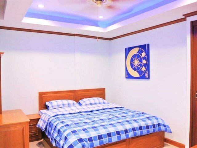 фото 2 Bed Condo Baan Suan Lalana изображение №10