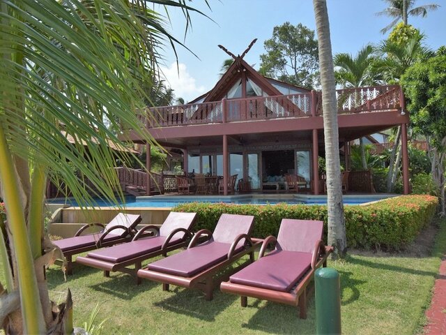 фото отеля 3 Bedroom Beach Front Villa With Private Pool изображение №1