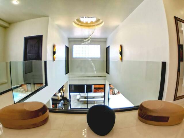 фотографии отеля Goldland Luxury Pool Villa Pattaya - 8 Bedrooms изображение №35