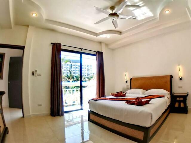 фотографии отеля Goldland Luxury Pool Villa Pattaya - 8 Bedrooms изображение №15