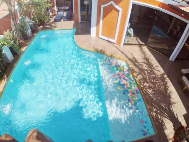 фотографии Goldland Luxury Pool Villa Pattaya - 8 Bedrooms изображение №4