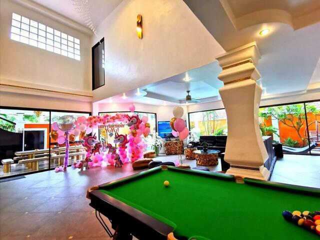 фотографии отеля Goldland Luxury Pool Villa Pattaya - 8 Bedrooms изображение №11