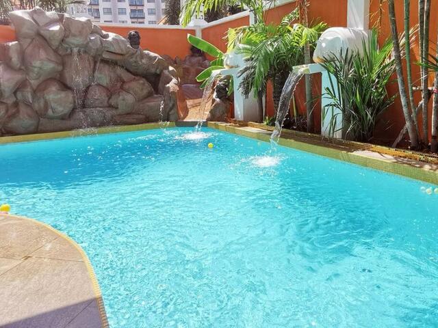 фото отеля Goldland Luxury Pool Villa Pattaya - 8 Bedrooms изображение №9