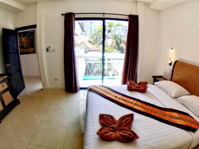 фото Goldland Luxury Pool Villa Pattaya - 8 Bedrooms изображение №10