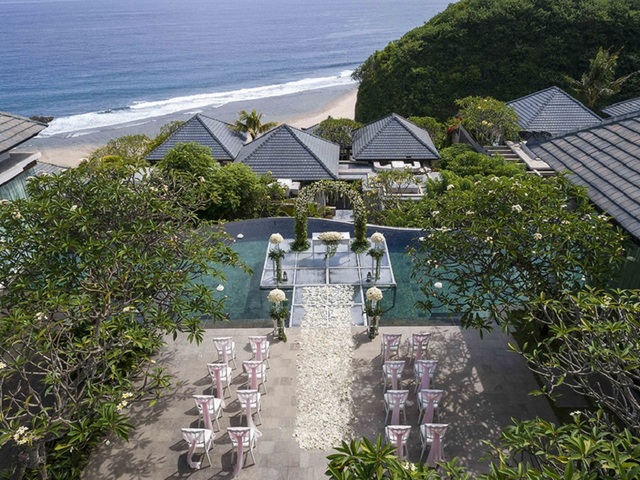 фото отеля Umana Bali, LXR Hotels & Resorts (ex. Jumana Ungasan Bali Resort) изображение №1