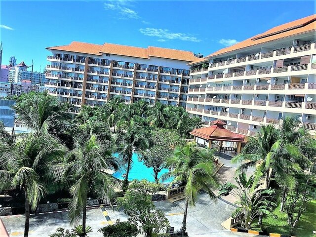 фото отеля Royal Hill Resort Pattaya Corner Condo With Sea Pool Views изображение №5