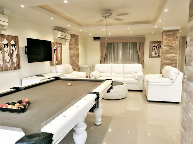 фото отеля Large Stylish 2 Bed Apartment With Pool Table In Pattaya изображение №25