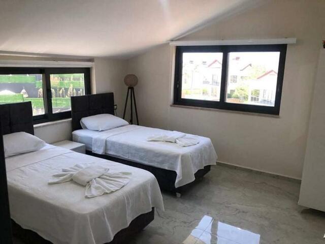 фото отеля Stunning 4-bed Villa: Private Pool, Sauna & Hammam изображение №25