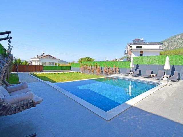фотографии отеля Stunning 4-bed Villa: Private Pool, Sauna & Hammam изображение №3