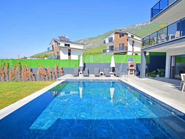фото Stunning 4-bed Villa: Private Pool, Sauna & Hammam изображение №2