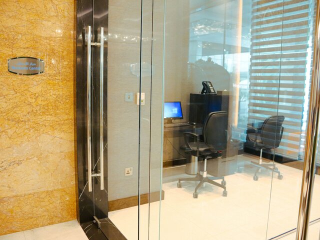 фото Royal Continental Suites Business Bay изображение №10