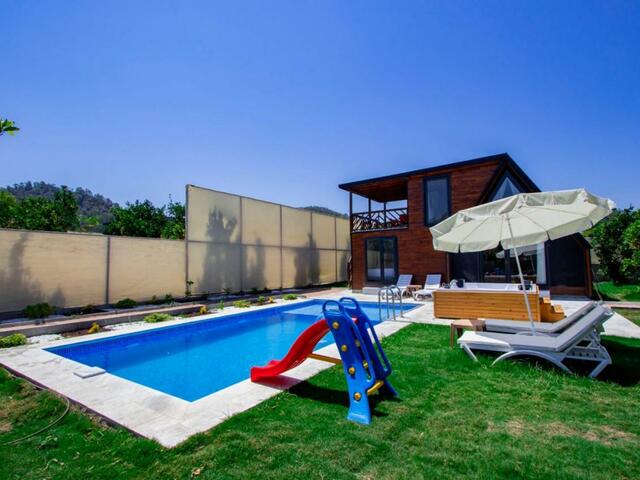 фотографии Villa With Pool, Jacuzzi And Backyard In Inlice изображение №12