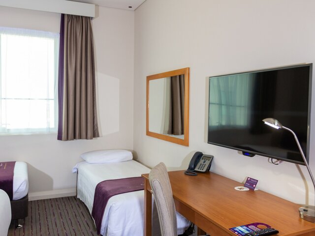фото отеля Premier Inn Dubai Investment Park изображение №17