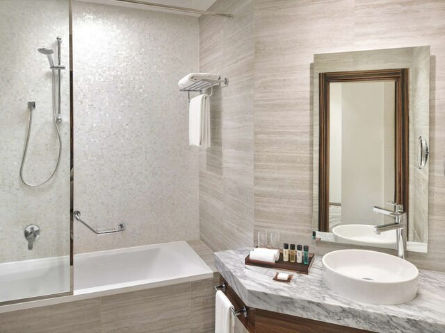 фото Movenpick Hotel Apartments Downtown Dubai изображение №46