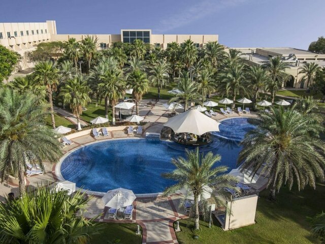 фото отеля Millennium Central Mafraq изображение №1