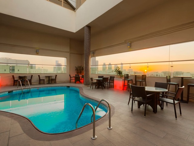 фото отеля Ramada by Wyndham Abu Dhabi Downtown (ex. Cristal Salam Hotel) изображение №13