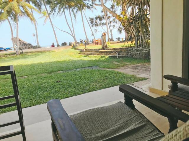 фото отеля Sri Gemunu Beach Resort изображение №21