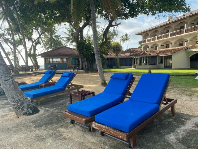 фото отеля Sri Gemunu Beach Resort изображение №13