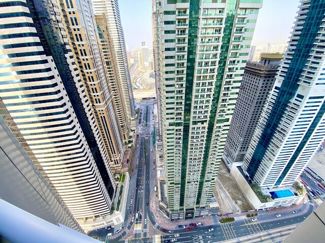 фото отеля Modern And Cozy 2BR Apartment In Torch Tower Dubai изображение №1