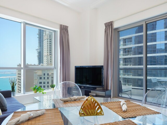 фото отеля Maison Privee Stunning Apartment With Dubai Marina View изображение №5