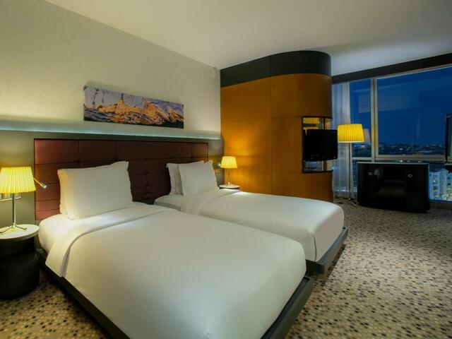 фото DoubleTree by Hilton Hotel Istanbul - Moda изображение №2