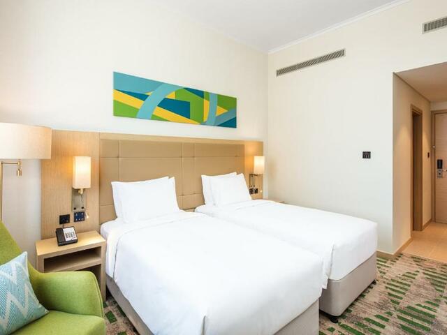 фото отеля Holiday Inn & Suites Dubai Science Park, an IHG Hotel изображение №41