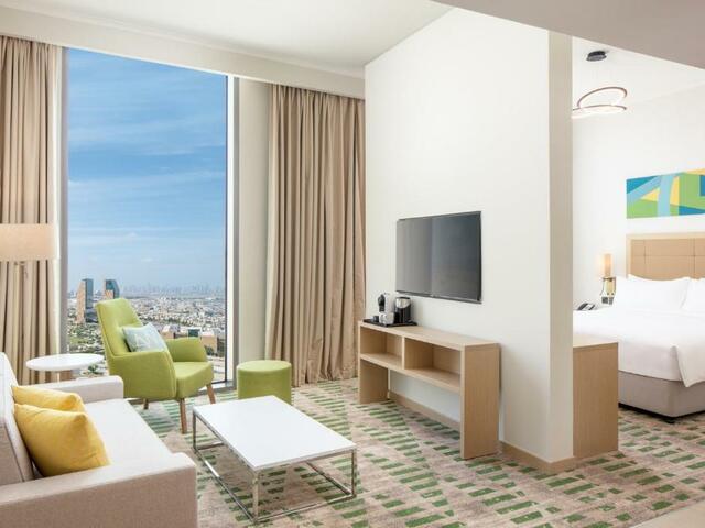 фото Holiday Inn & Suites Dubai Science Park, an IHG Hotel изображение №34