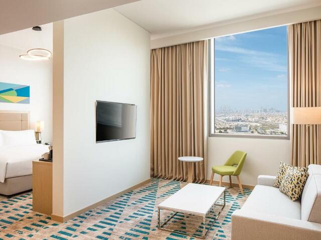 фотографии Holiday Inn & Suites Dubai Science Park, an IHG Hotel изображение №20