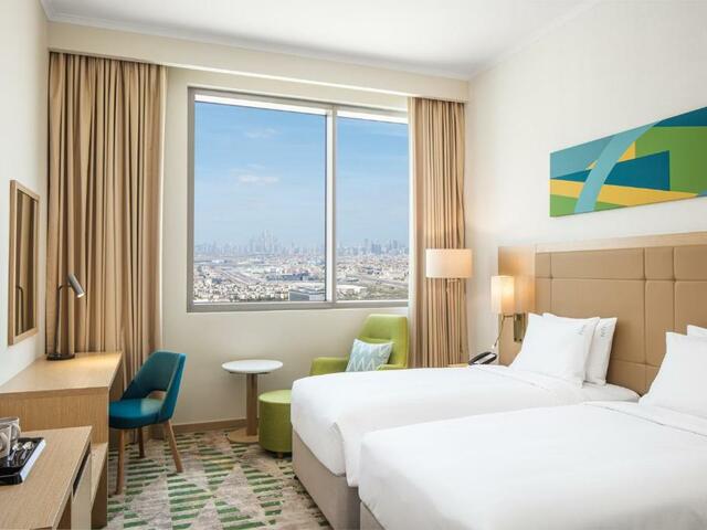 фото Holiday Inn & Suites Dubai Science Park, an IHG Hotel изображение №18