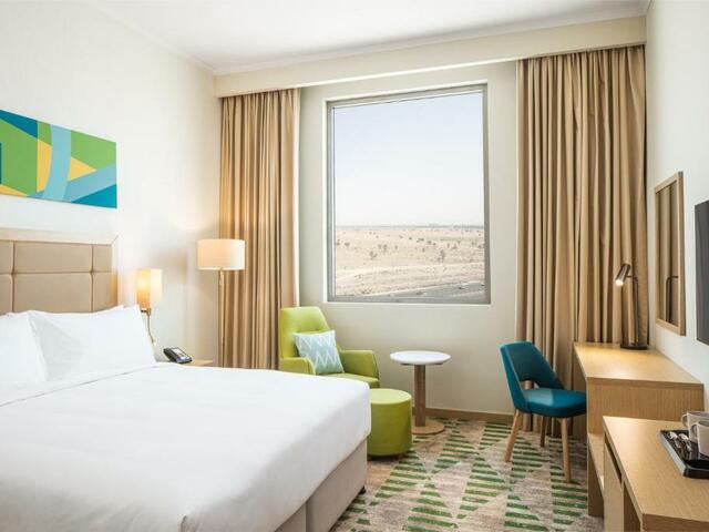 фото отеля Holiday Inn & Suites Dubai Science Park, an IHG Hotel изображение №13