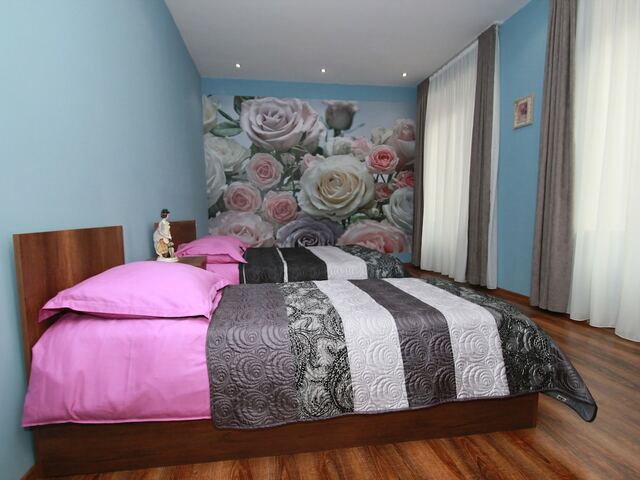 фото Rose Apartment Тбилиси изображение №2