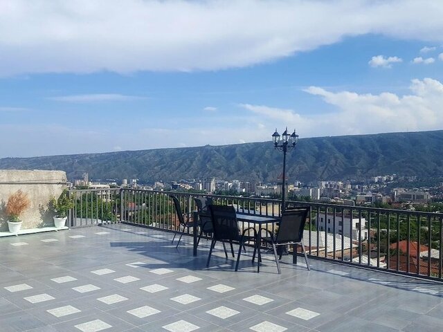 фото отеля Upstairs Hotel Tbilisi (Апстеирс отель Тбилиси) изображение №13