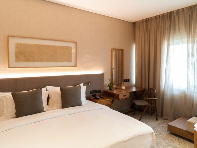 фото отеля Erth Abu Dhabi (ex. Armed Forces Officers Club & Hotel) изображение №21