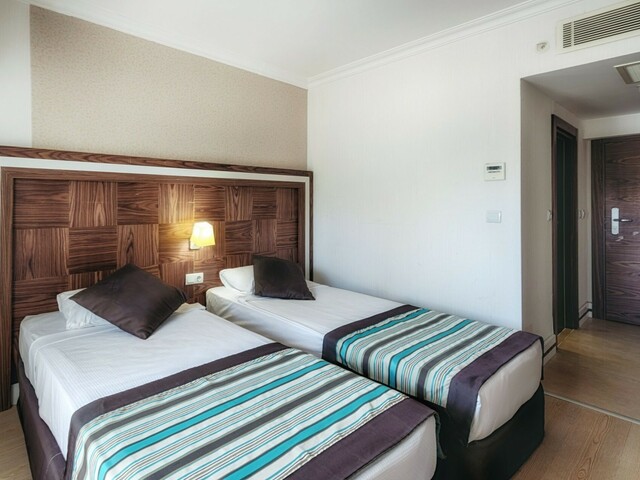 фотографии Jura Hotels Kemer Resort (ex. Royal Towers Kiris; Palmet Resort Kiris; Royal Roxy Resort) изображение №12