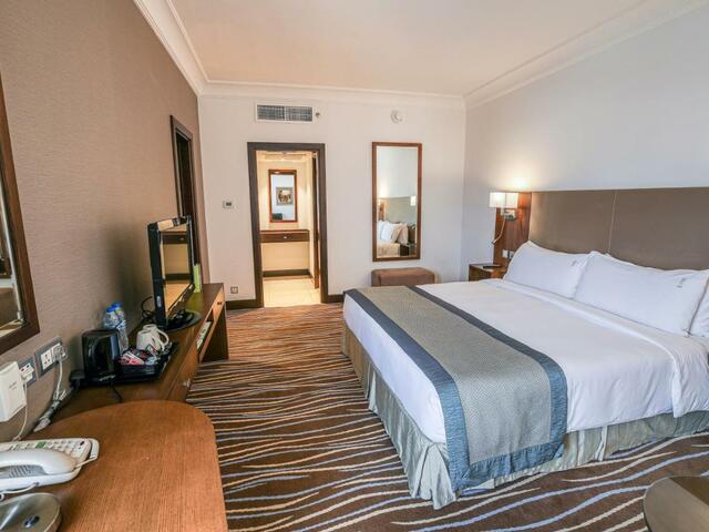 фото Copthorne Downtown Abu Dhabi (ex. Millennium Central Downtown; Holiday Inn Abu Dhabi Downtown) изображение №10