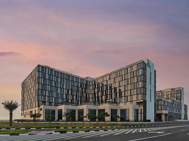 фотографии отеля Staybridge Suites Dubai Al-Maktoum Airport, An IHG изображение №19
