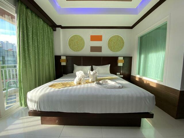 фото отеля 77 Patong Hotel & Spa изображение №13