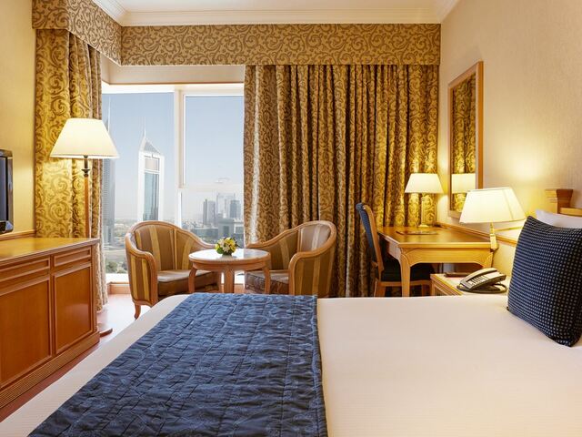 фото Millennium Plaza Downtown (ex. Crowne Plaza Dubai Sheikh Zayed Road) изображение №10