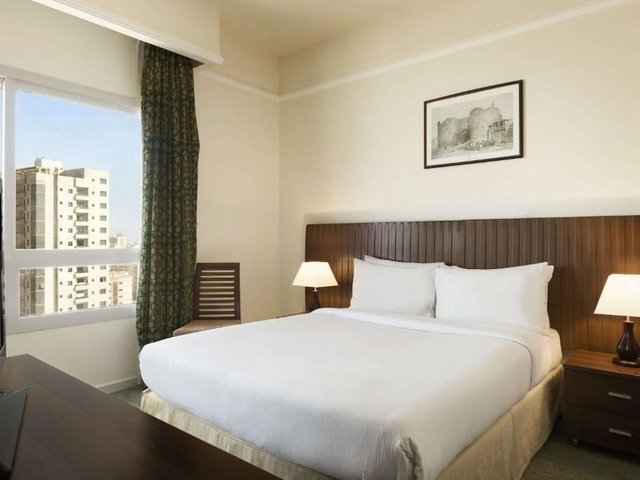 фотографии отеля Ramada by Wyndham Beach Hotel Ajman (ex. Landmark Suites Ajman; Coral Suites) изображение №7