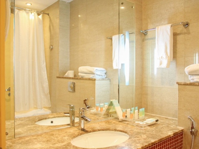 фото The Leela (ex. Halo; Raintree Hotel Deira City Centre) изображение №2