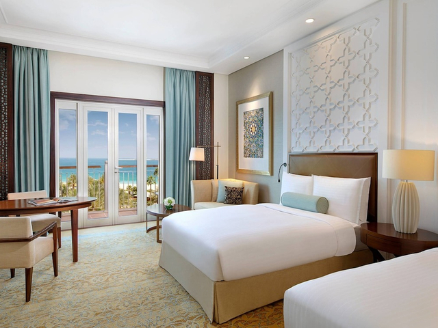 фотографии отеля The Ritz-Carlton Dubai изображение №3