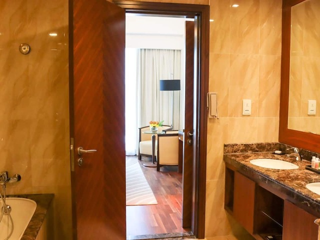 фотографии La Suite Dubai Hotel & Apartments (ex. Fraser Suites Dubai) изображение №8