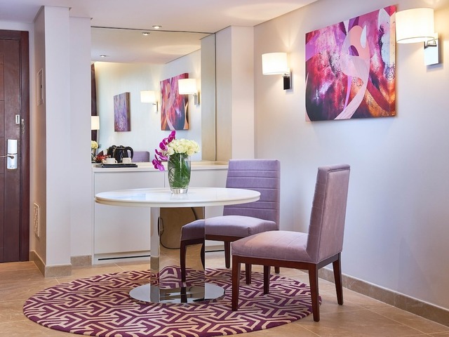 фото отеля Mercure Dubai Barsha Heights Hotel Suites & Apartments (ех. Yassat Gloria Hotel Apartments) изображение №49