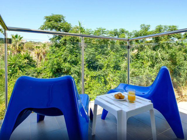 фото Sanders Rio Gardens - Adorable 1-bedroom Apartment With Shared Pool And Balcony изображение №2