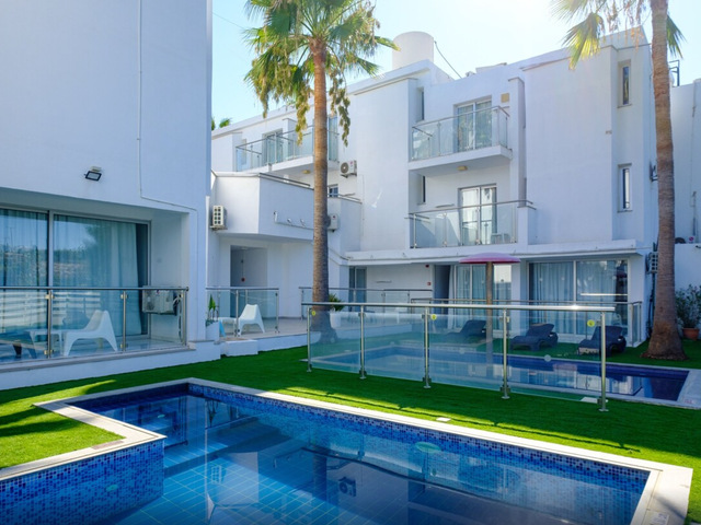 фото отеля Sanders Rio Gardens - Adorable 1-bedroom Apartment With Shared Pool & Balcony изображение №1