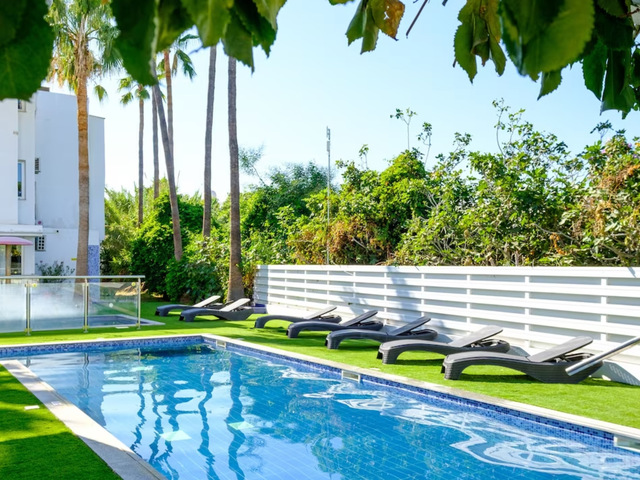 фотографии отеля Sanders Rio Gardens - Charming 1-bedroom Apartment With Shared Pool & Balcony изображение №7